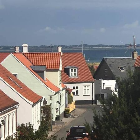 Den Lille Skole - Ferie Pa Aero I Marstal By - Vaerelser Hotel Exterior foto
